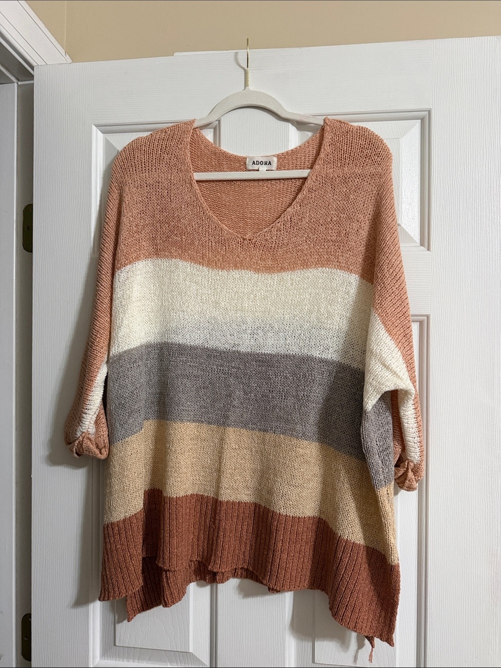 Adora Neutral Colored Striped 3/4 Sleeve Chunky Pullover V Neck Blouse Size M/L